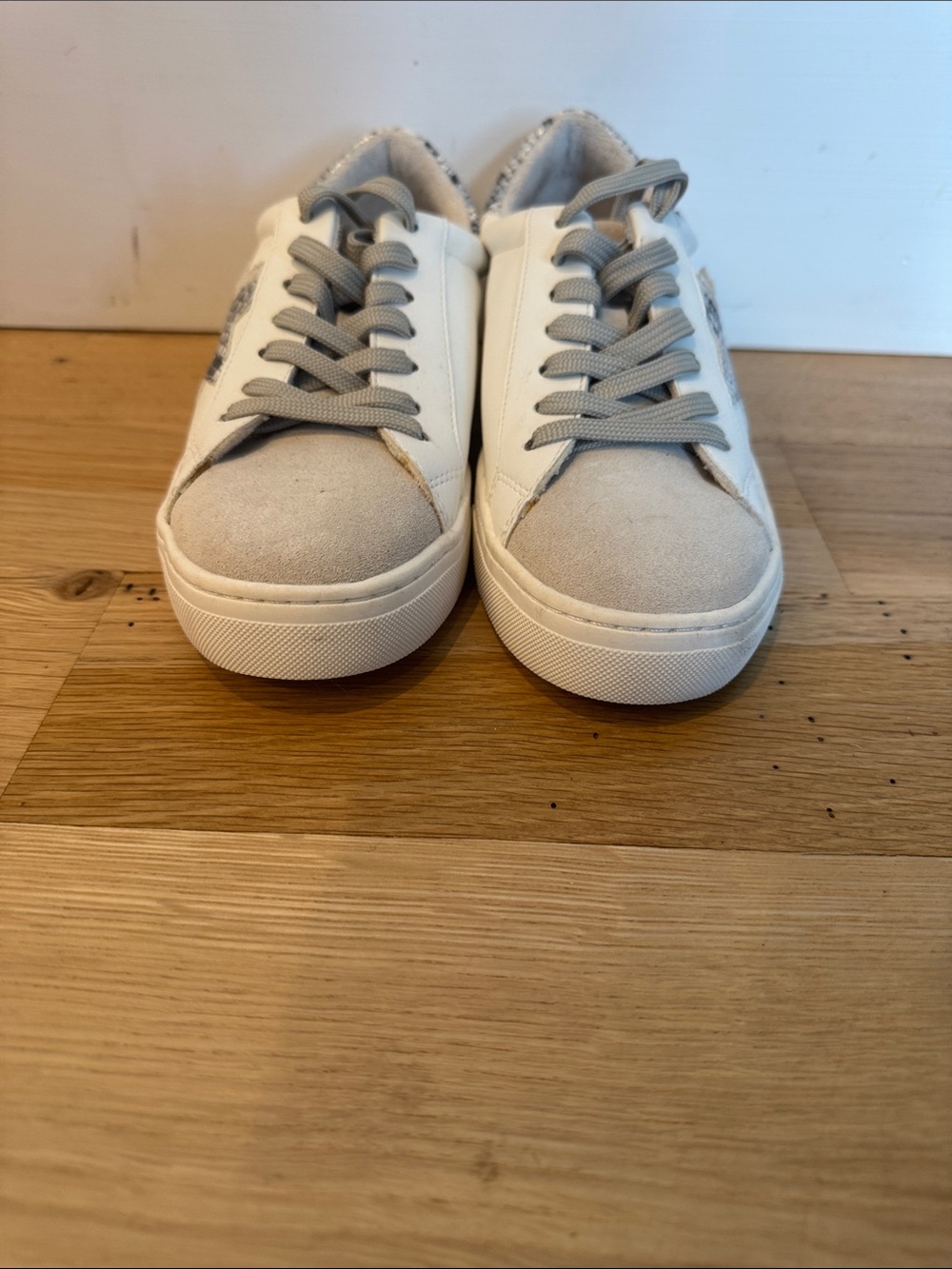 Steve Madden Sienna White Sneakers with Gray Snake-Print Star Accents - Picture 6 of 8